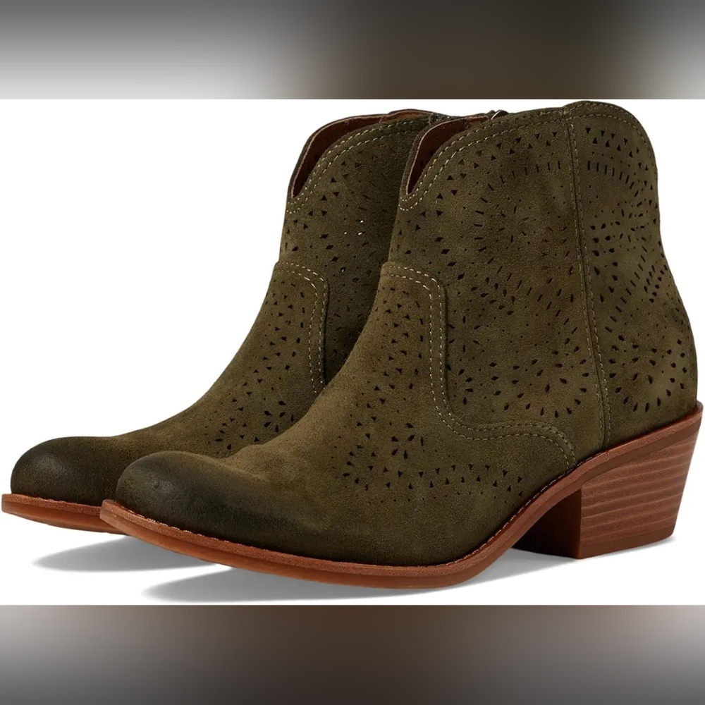 EUC Sofft Alexia Bootie, Fern Green, Size 10